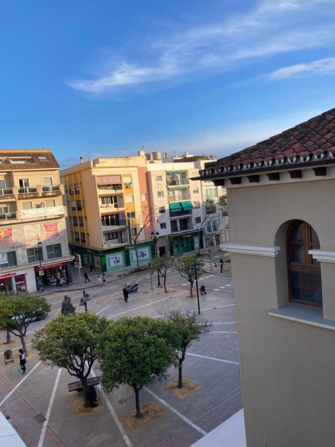 Piso Dos Dormitorios Muy Centrico ฟูเอนฮิโรลา ภายนอก รูปภาพ